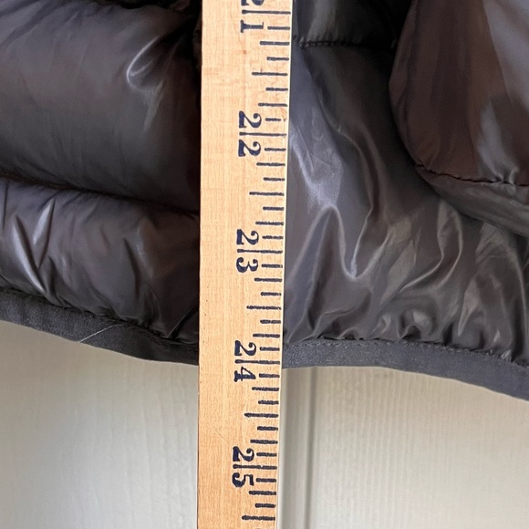 Cozy Down Puffer Coat with Stuff Bag Charcoal Womens Size L - Picture 9 of 11